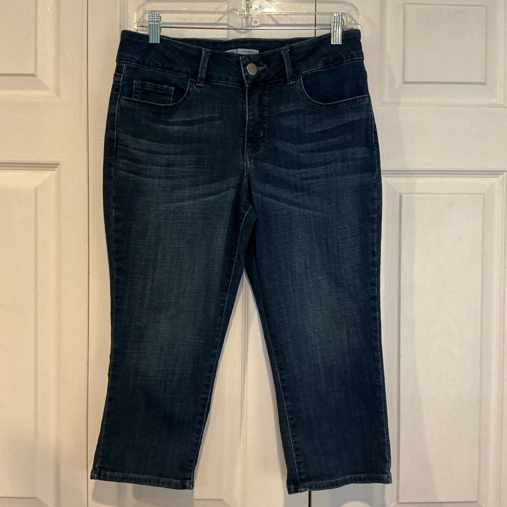 🐸🐸🐸 Riders by Lee Mid Rise Capri Blue Denim Jeans - Size 6